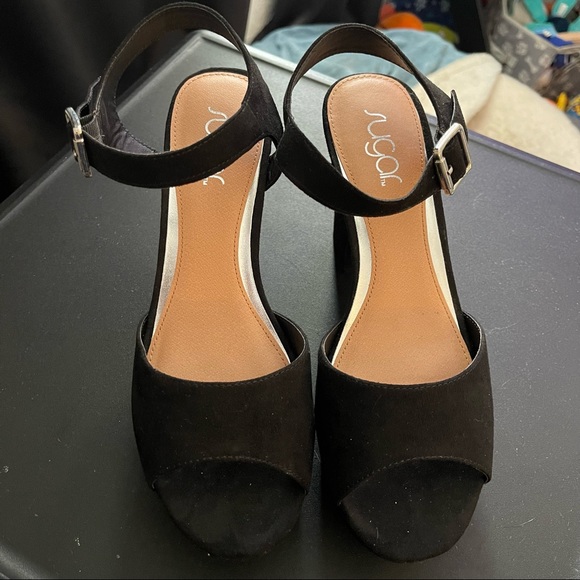 BNWOT Sugar Platform Open Toed Heels - Picture 2 of 6